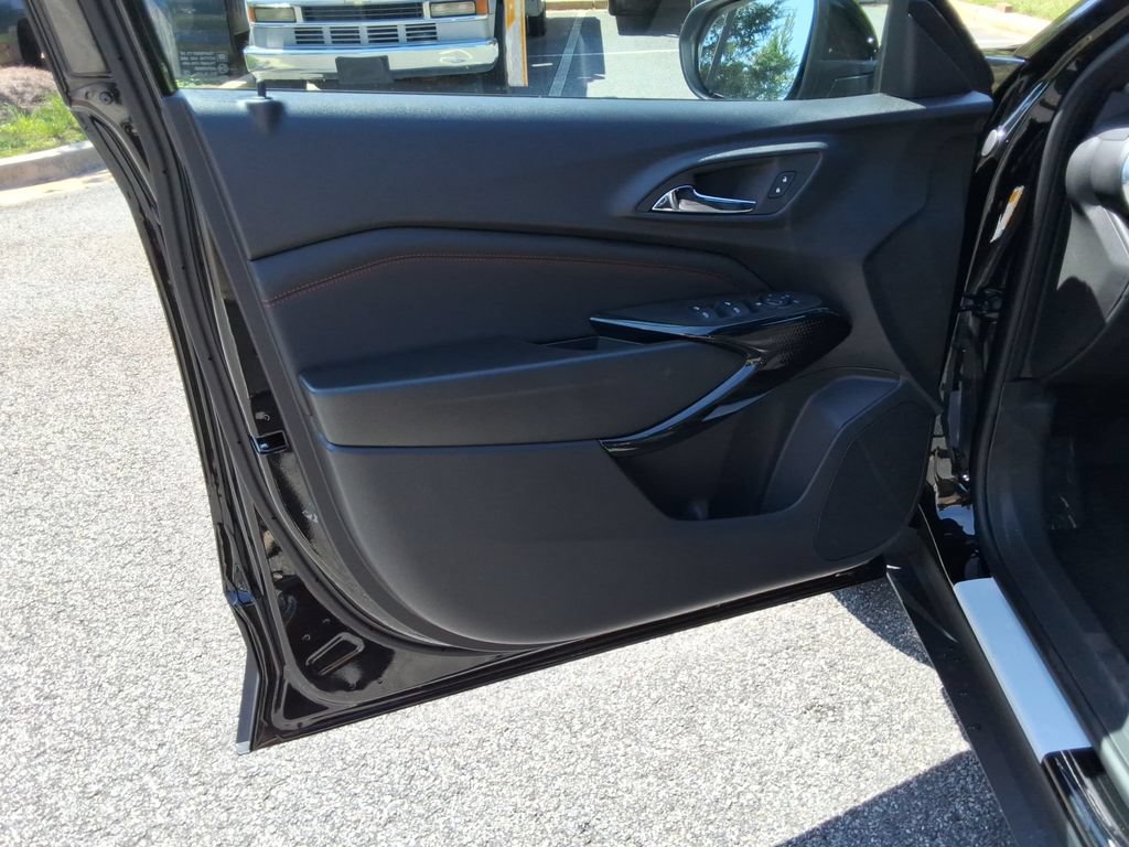 New 2026 Chevrolet Trax RS w/ Sunroof Package FWD image 19