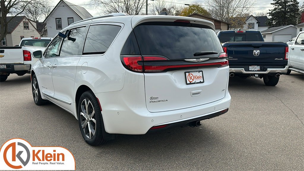 Used 2024 Chrysler Pacifica Pinnacle w/ Trailer Tow Group image 6