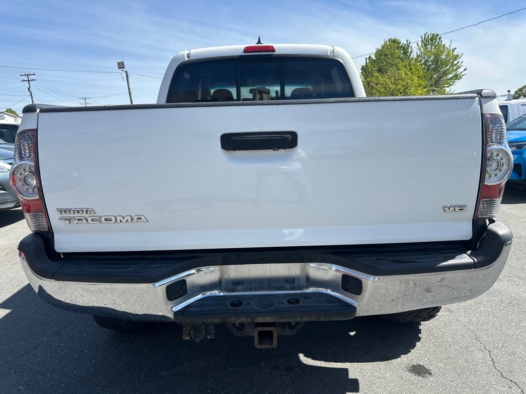 Used 2014 Toyota Tacoma 4x4 Double Cab w/ TRD Off-Road Package image 4