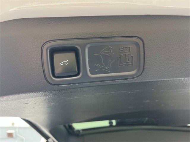 Used 2023 Ford Expedition Limited image 13