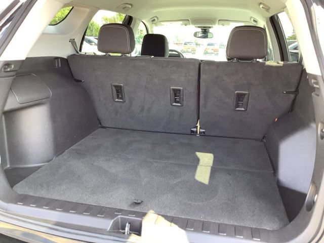 Used 2023 GMC Terrain SLE w/ Driver Convenience Package AWD/4WD image 9