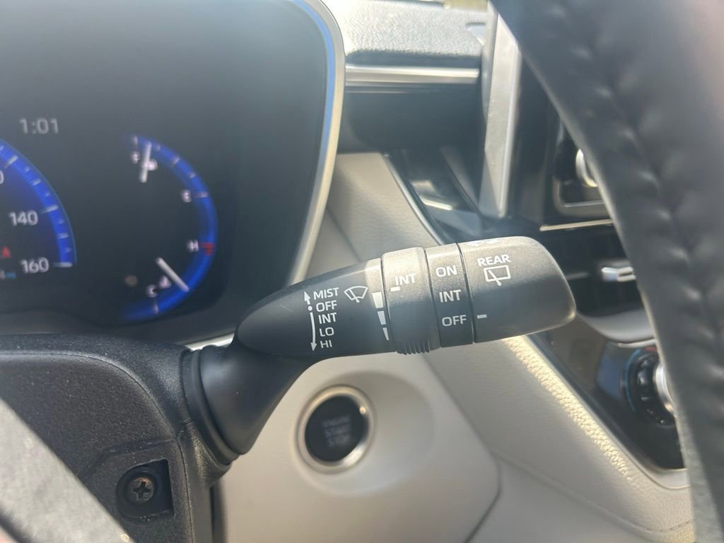 Used 2022 Toyota Corolla Cross XLE w/ Convenience Package AWD/4WD image 22