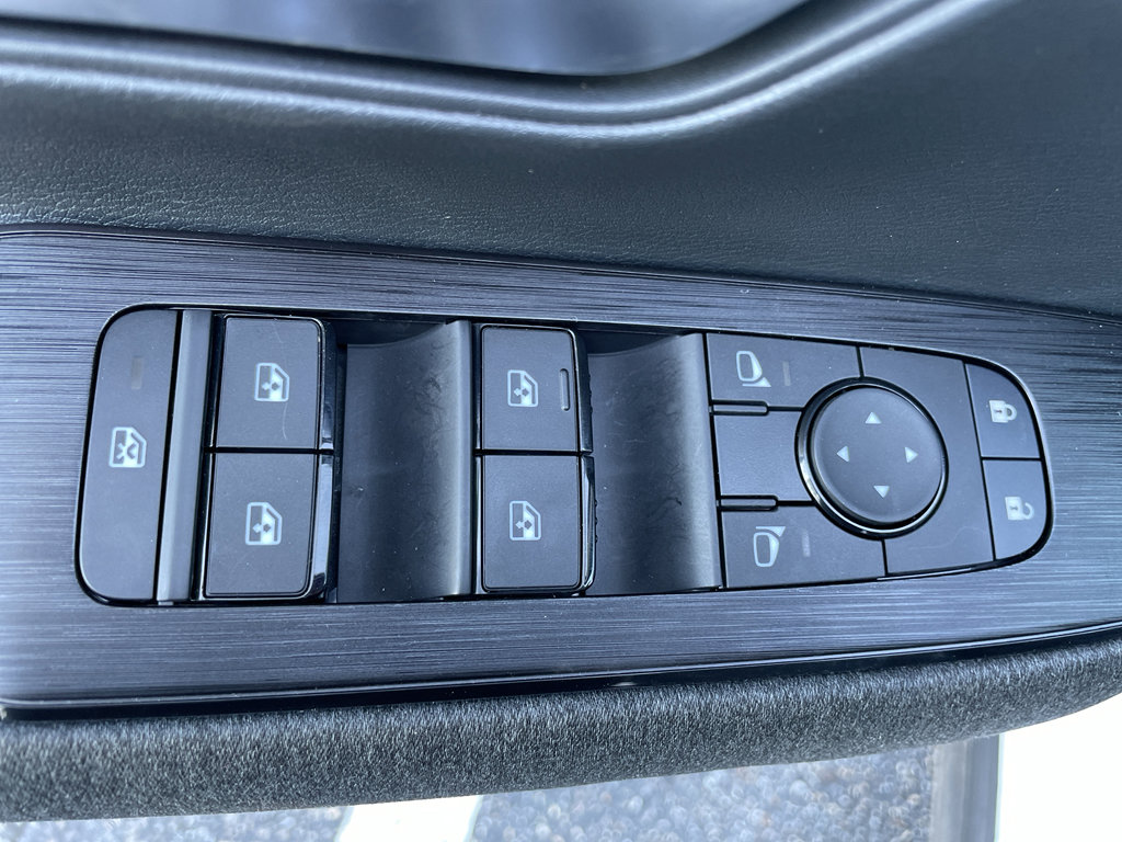 Certified 2025 Nissan Kicks SV w/ SV Premium Package image 9