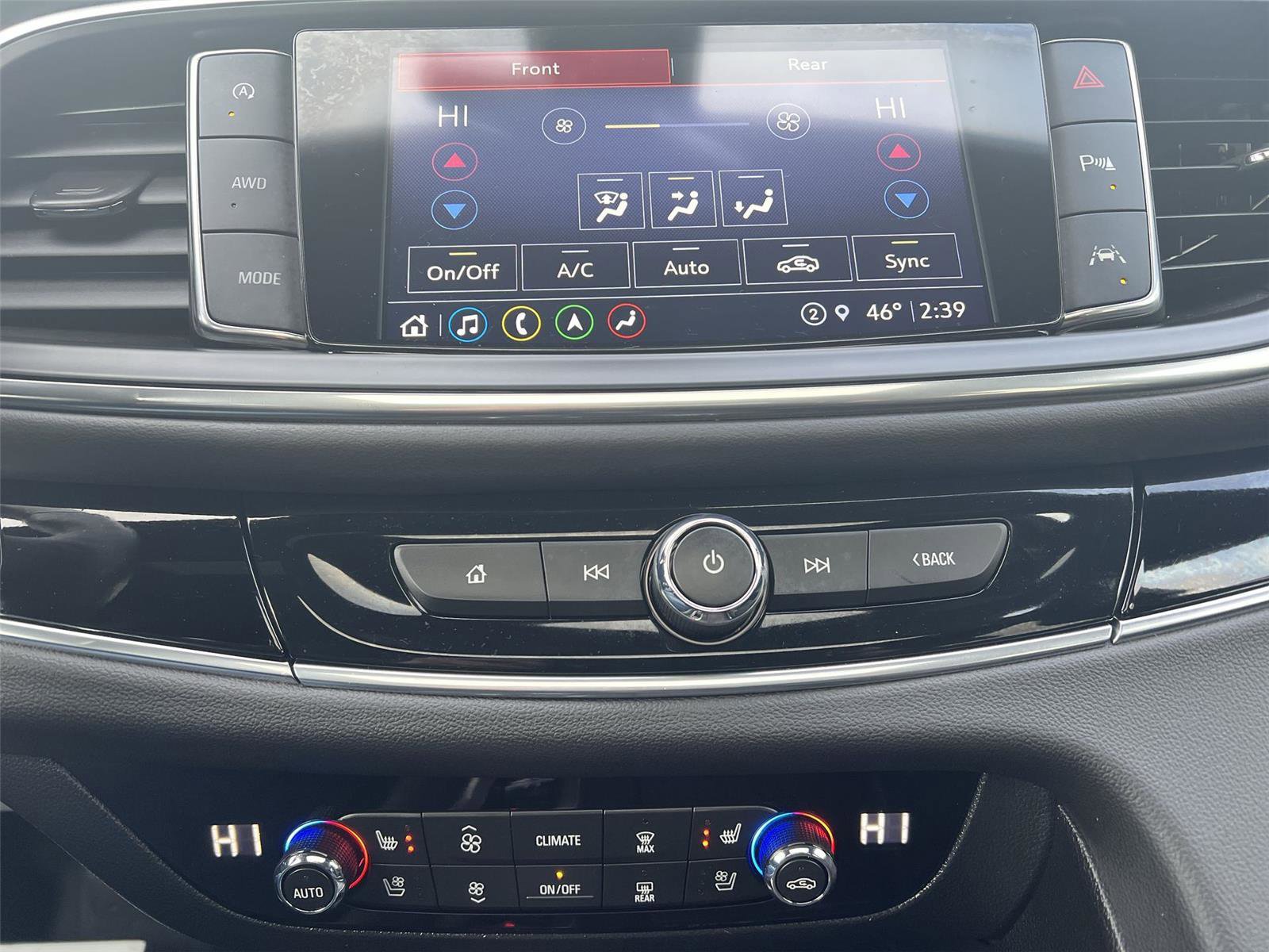 Used 2024 Buick Enclave Avenir image 19