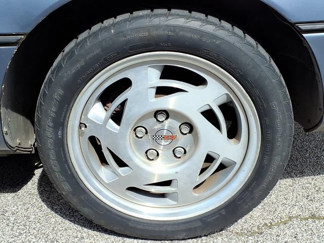 Used 1990 Chevrolet Corvette Coupe RWD image 24