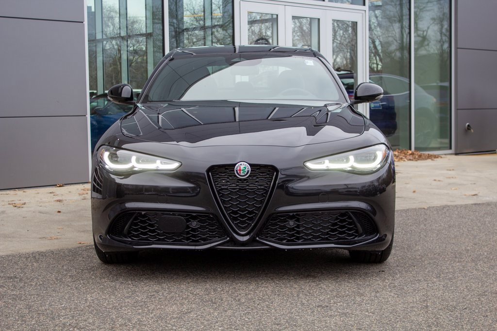 New 2025 Alfa Romeo Giulia AWD image 2