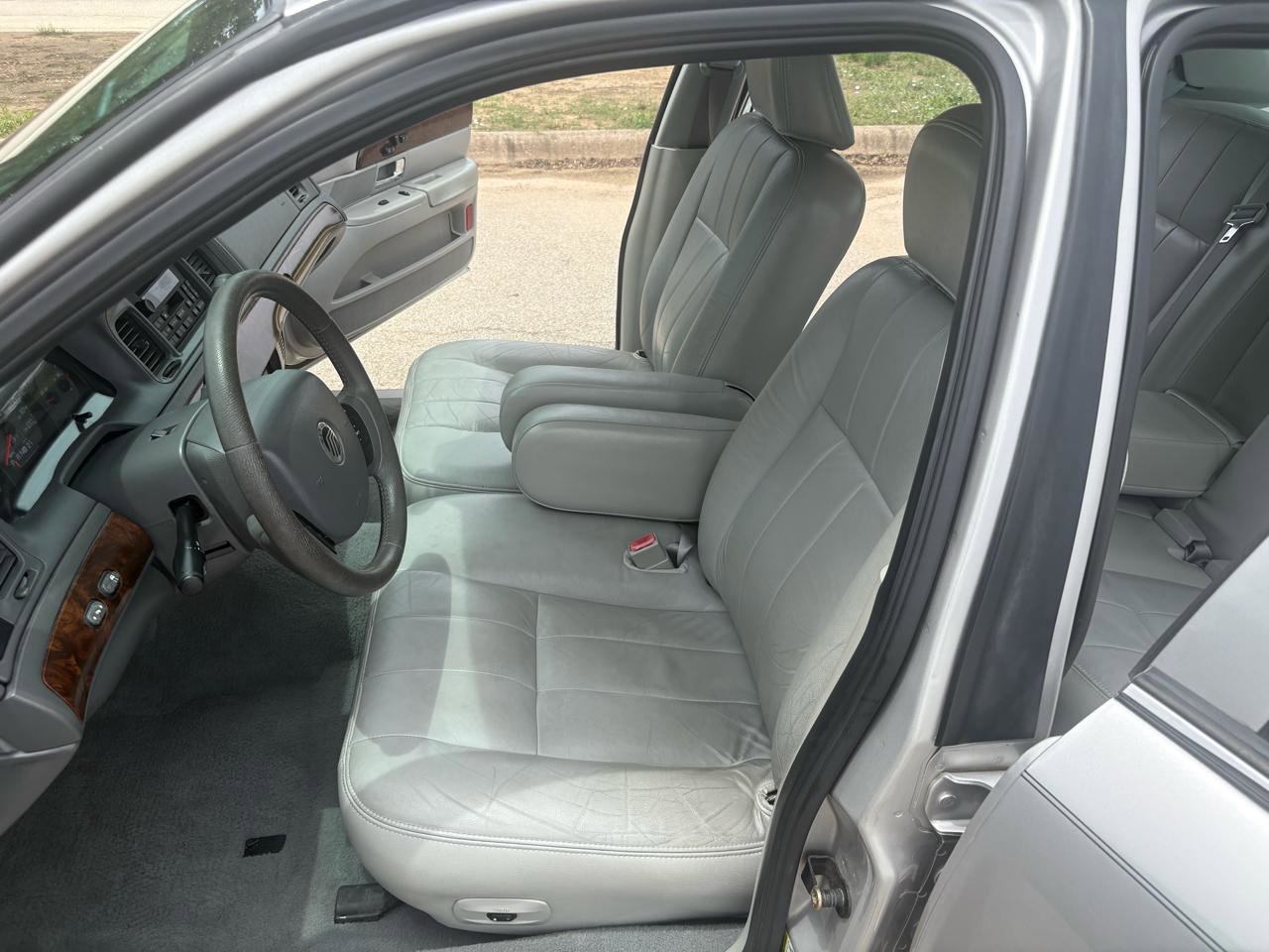 Used 2005 Mercury Grand Marquis LS RWD image 39