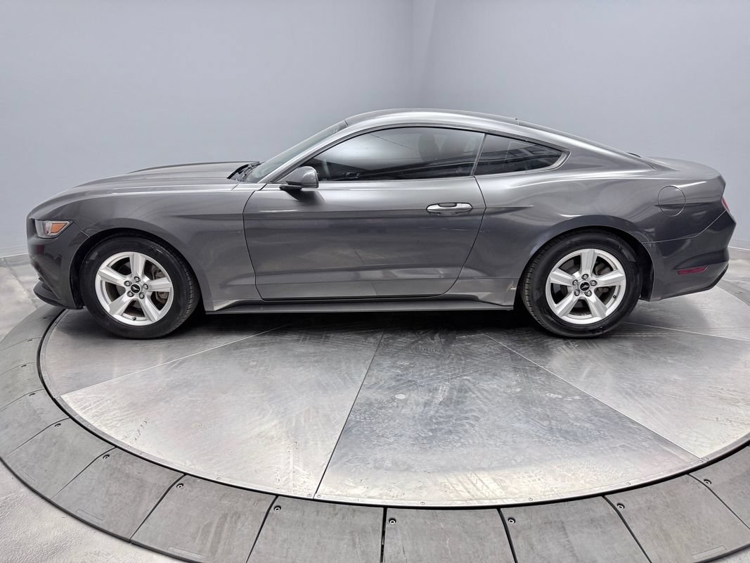 Used 2017 Ford Mustang Coupe RWD image 8
