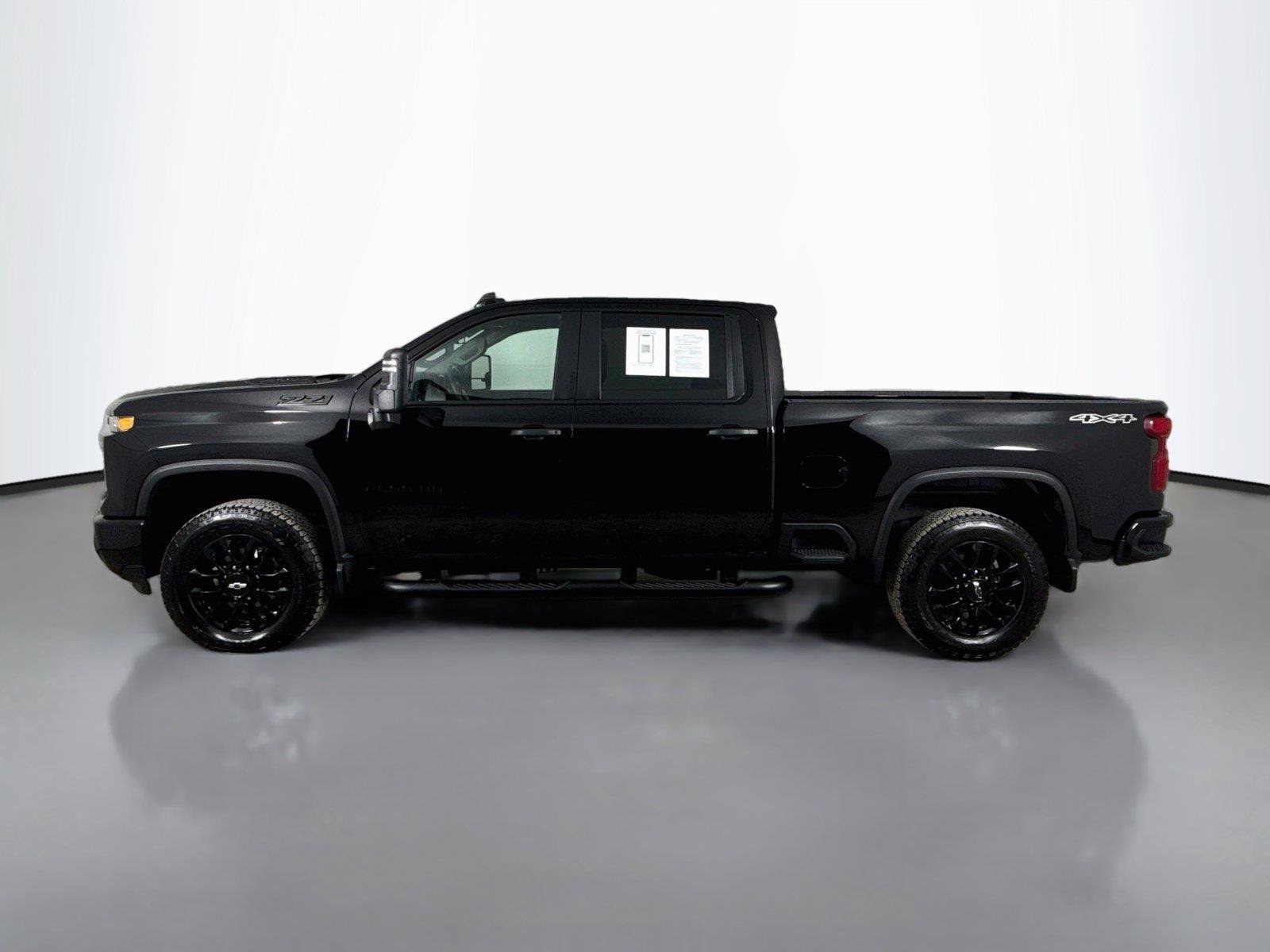 Used 2025 Chevrolet Silverado 2500 Custom w/ Custom Value Package AWD/4WD image 9