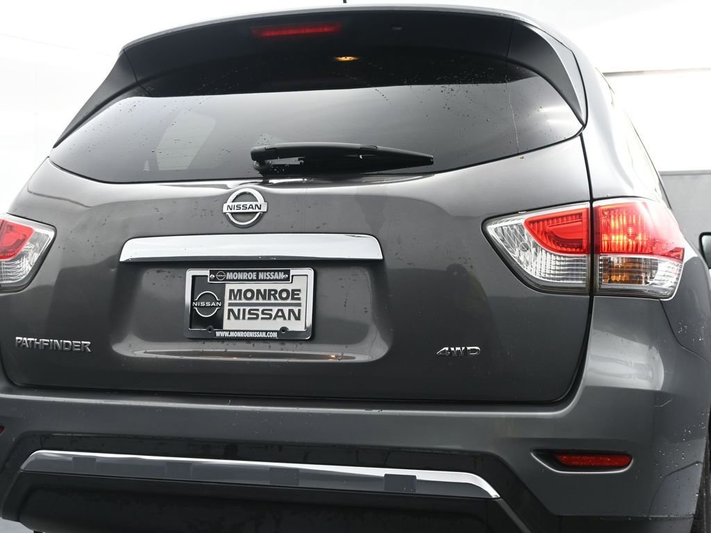 Used 2016 Nissan Pathfinder S image 10