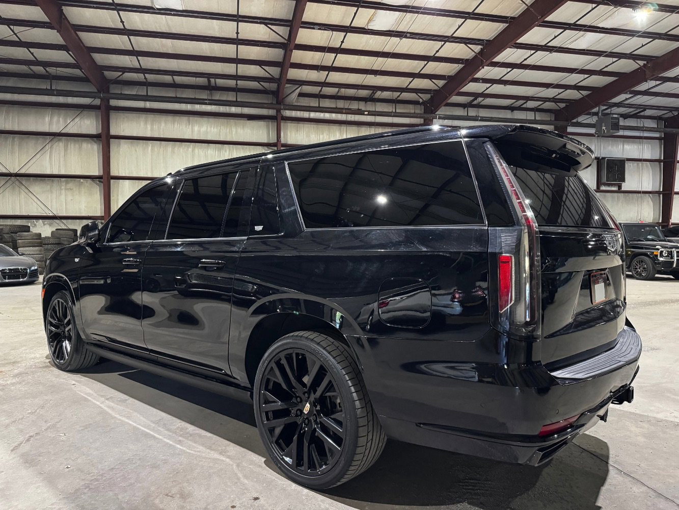 Used 2021 Cadillac Escalade ESV Sport Platinum w/ LPO, ONYX Package image 7