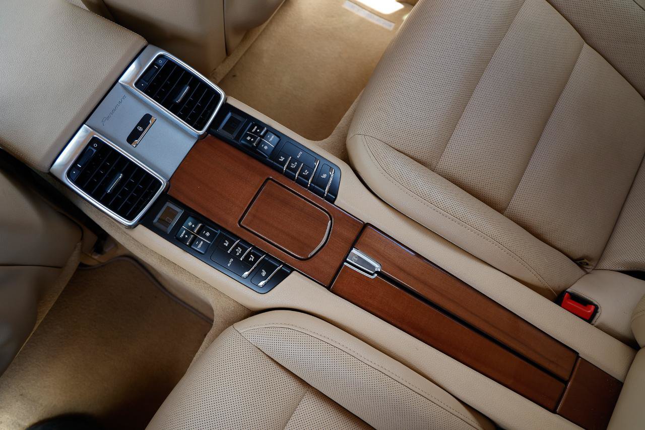 Used 2014 Porsche Panamera S RWD image 39