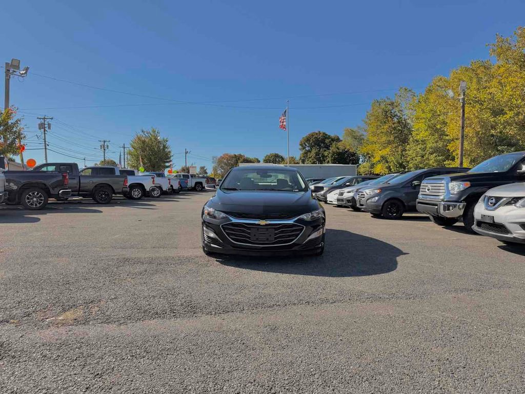Used 2020 Chevrolet Malibu LT image 3