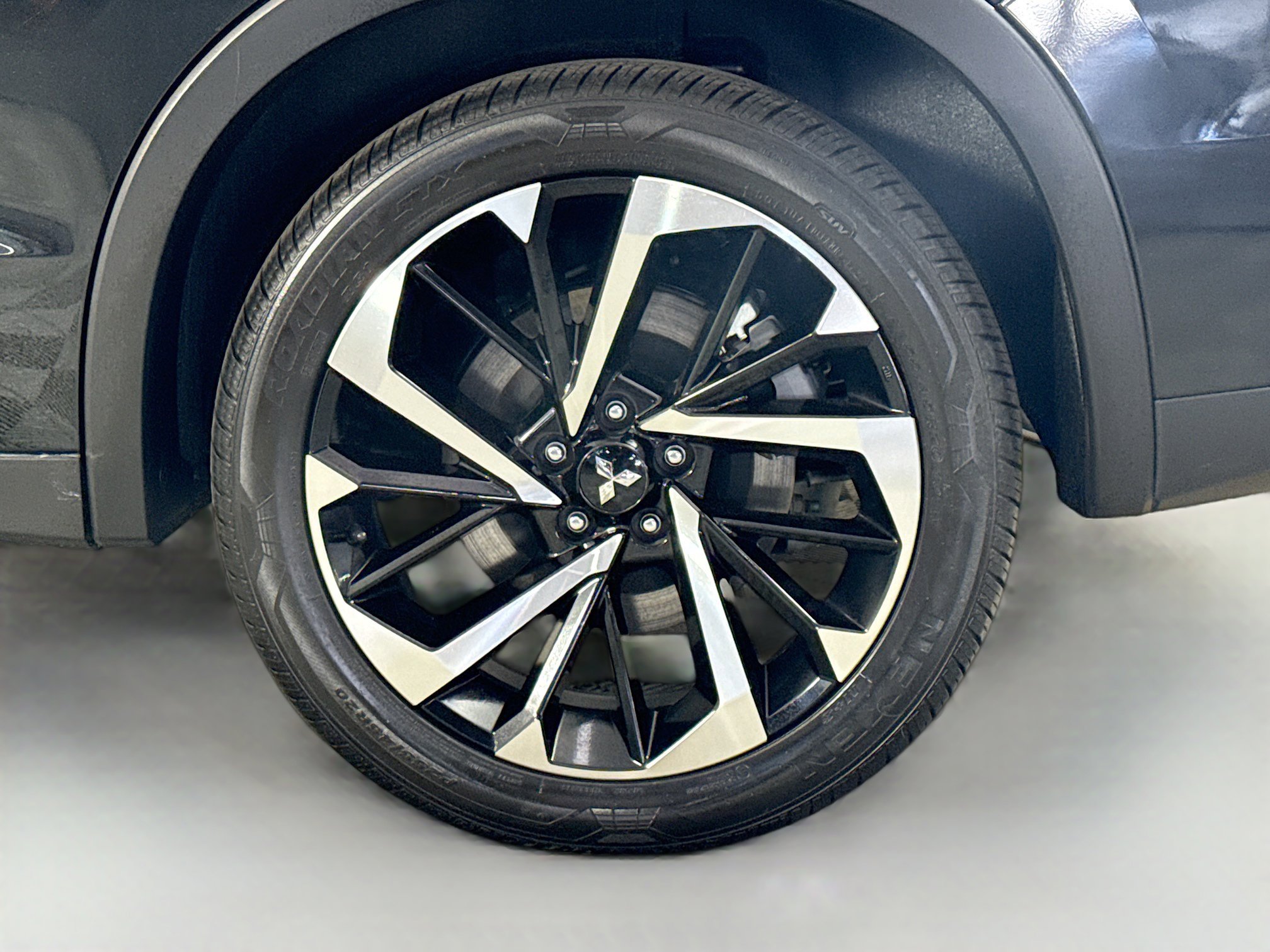 Used 2023 Mitsubishi Outlander SE image 37