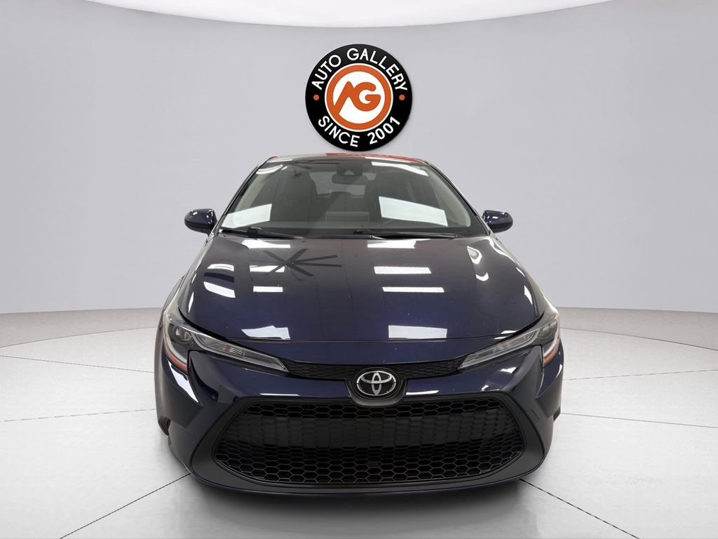 Used 2020 Toyota Corolla LE FWD image 2