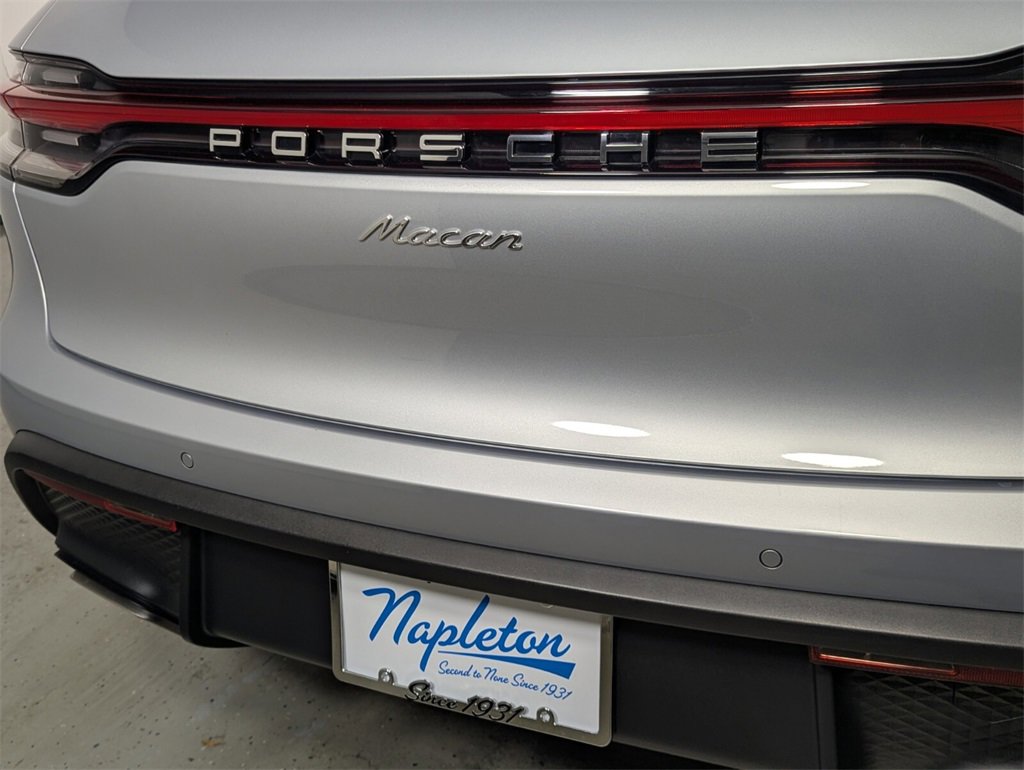 Used 2025 Porsche Macan Base w/ Premium Package Plus image 8