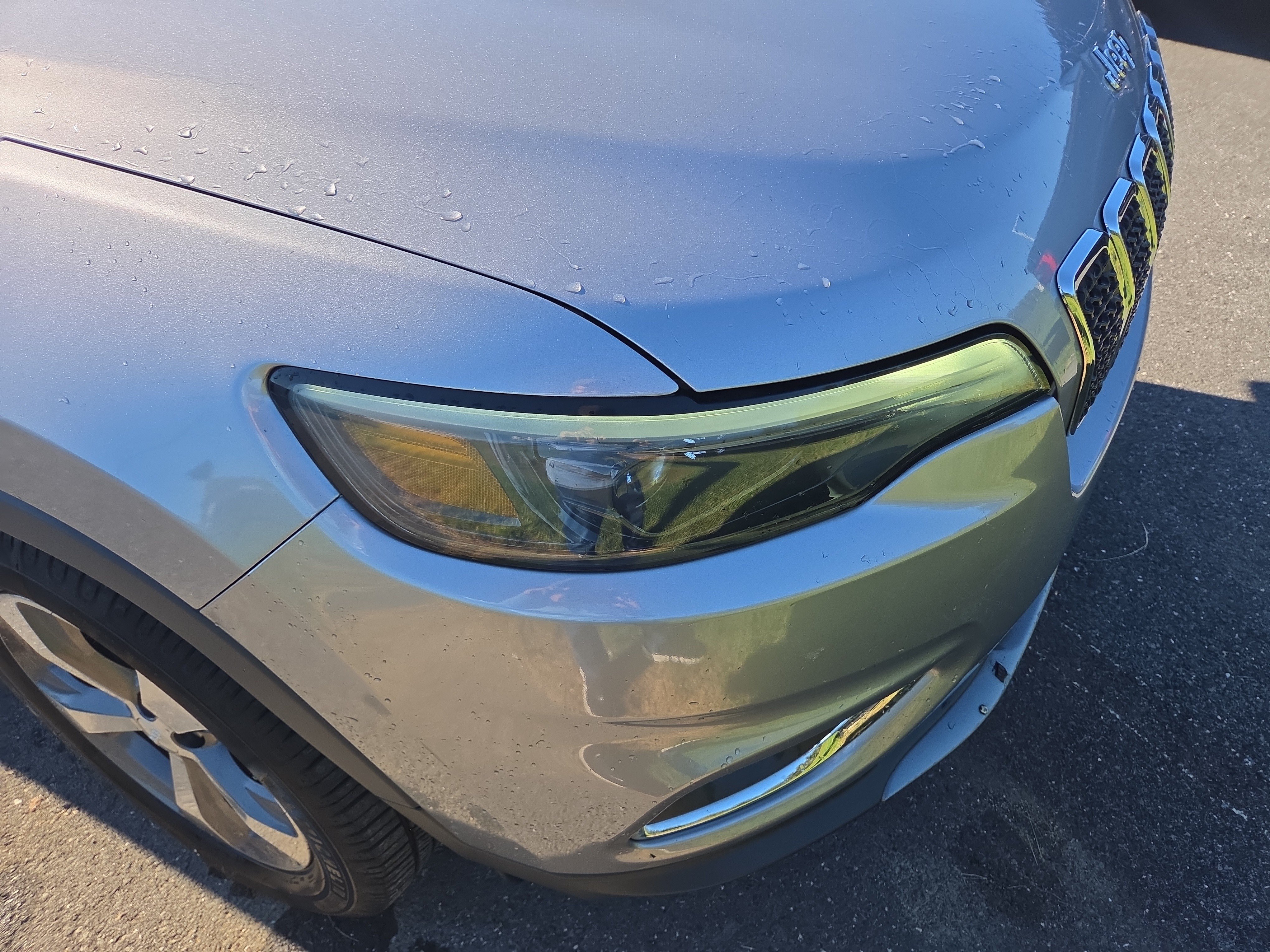 Used 2019 Jeep Cherokee Limited AWD/4WD image 19