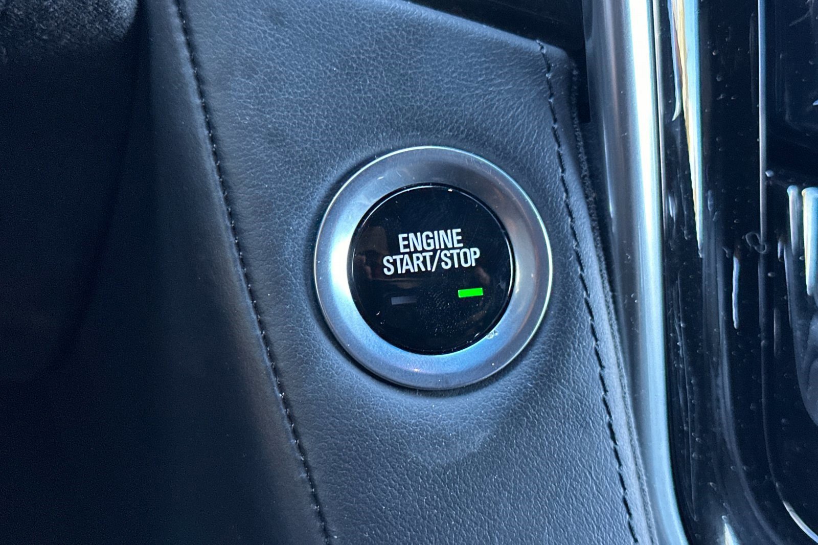 Used 2020 Cadillac Escalade ESV Platinum image 38