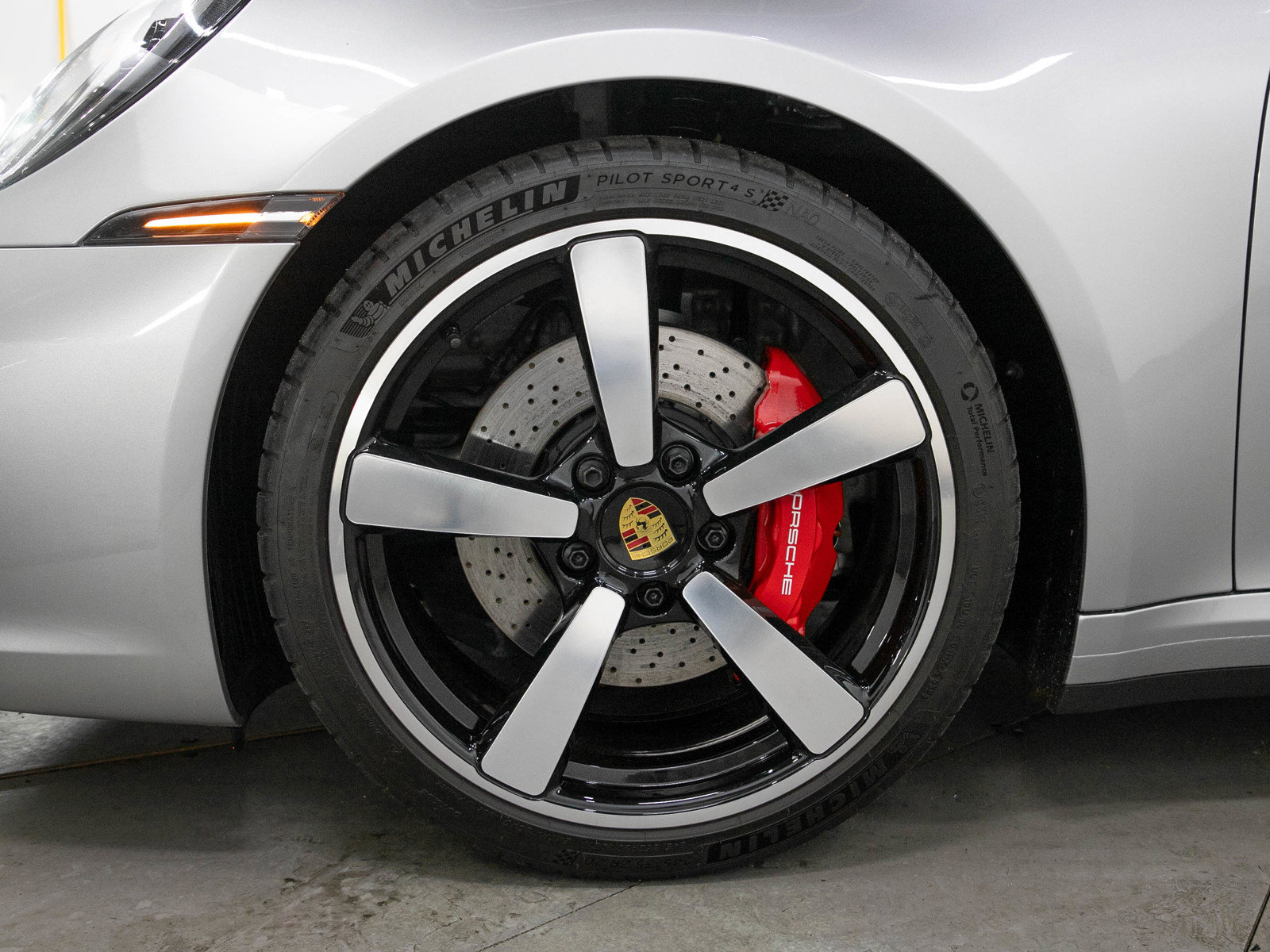 Used 2024 Porsche 911 Carrera S w/ Premium Package RWD image 31