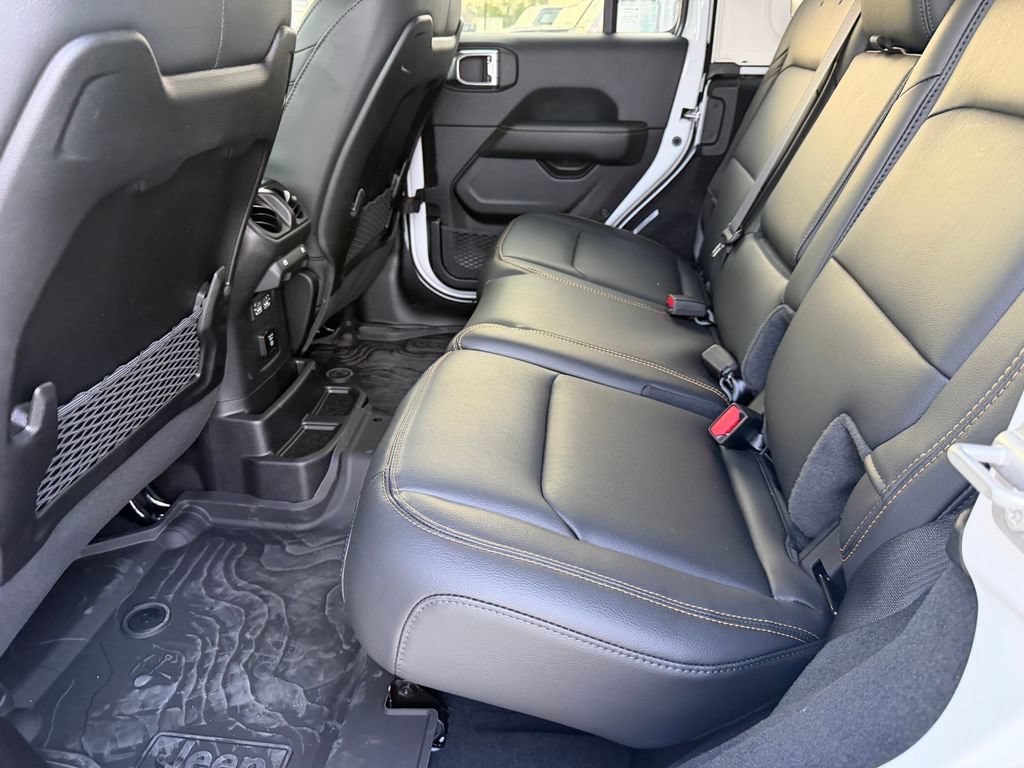 New 2026 Jeep Wrangler Unlimited Sahara AWD/4WD image 10