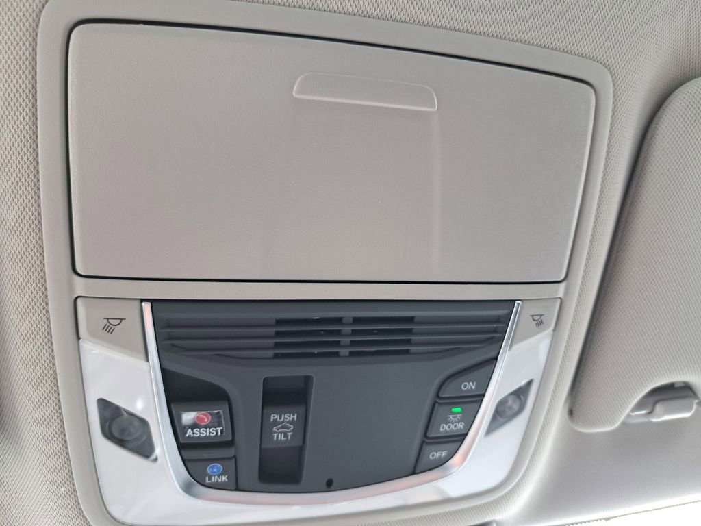 Certified 2025 Acura TLX w/ Technology Package image 18