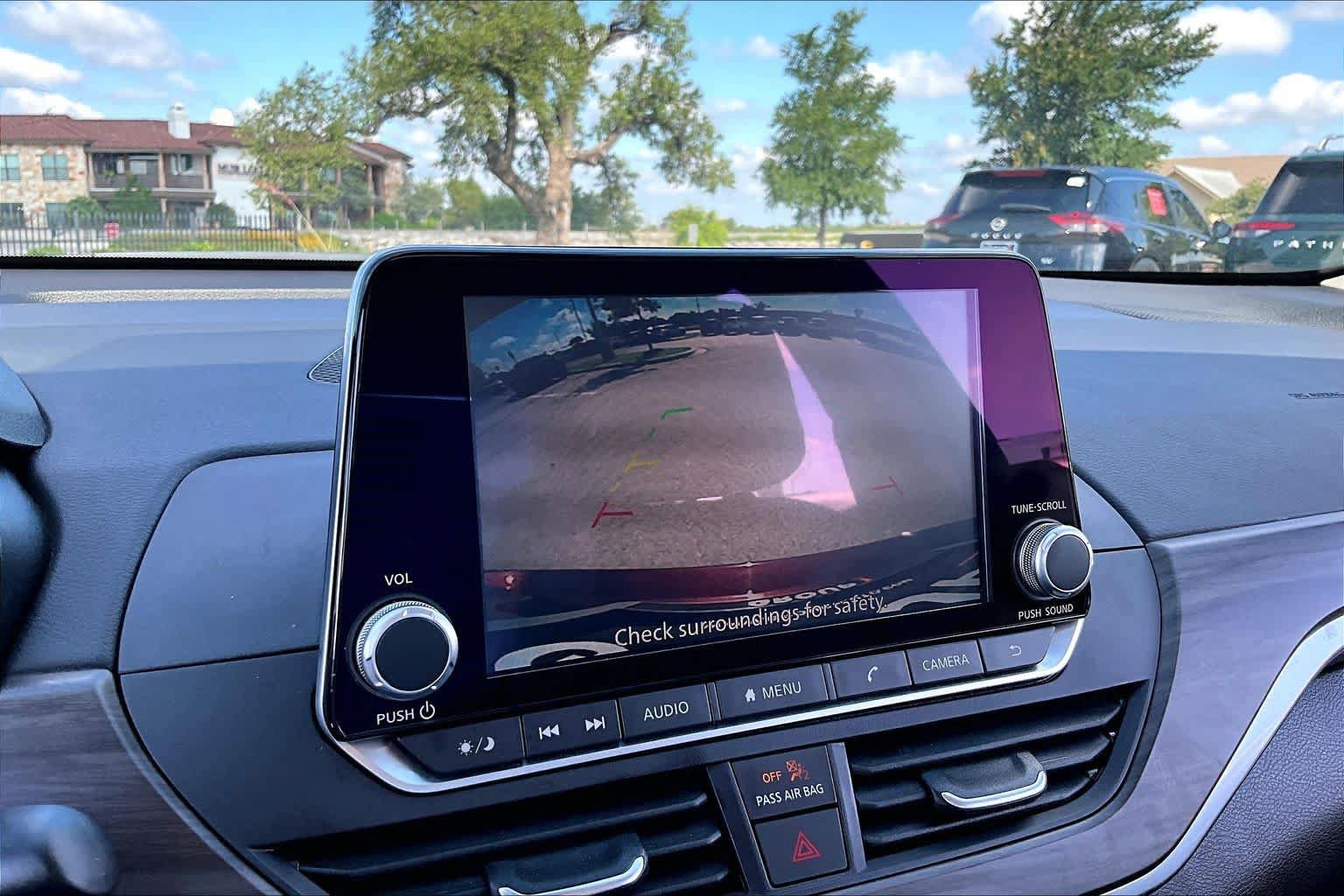 Used 2025 Nissan Altima 2.5 SV FWD image 27