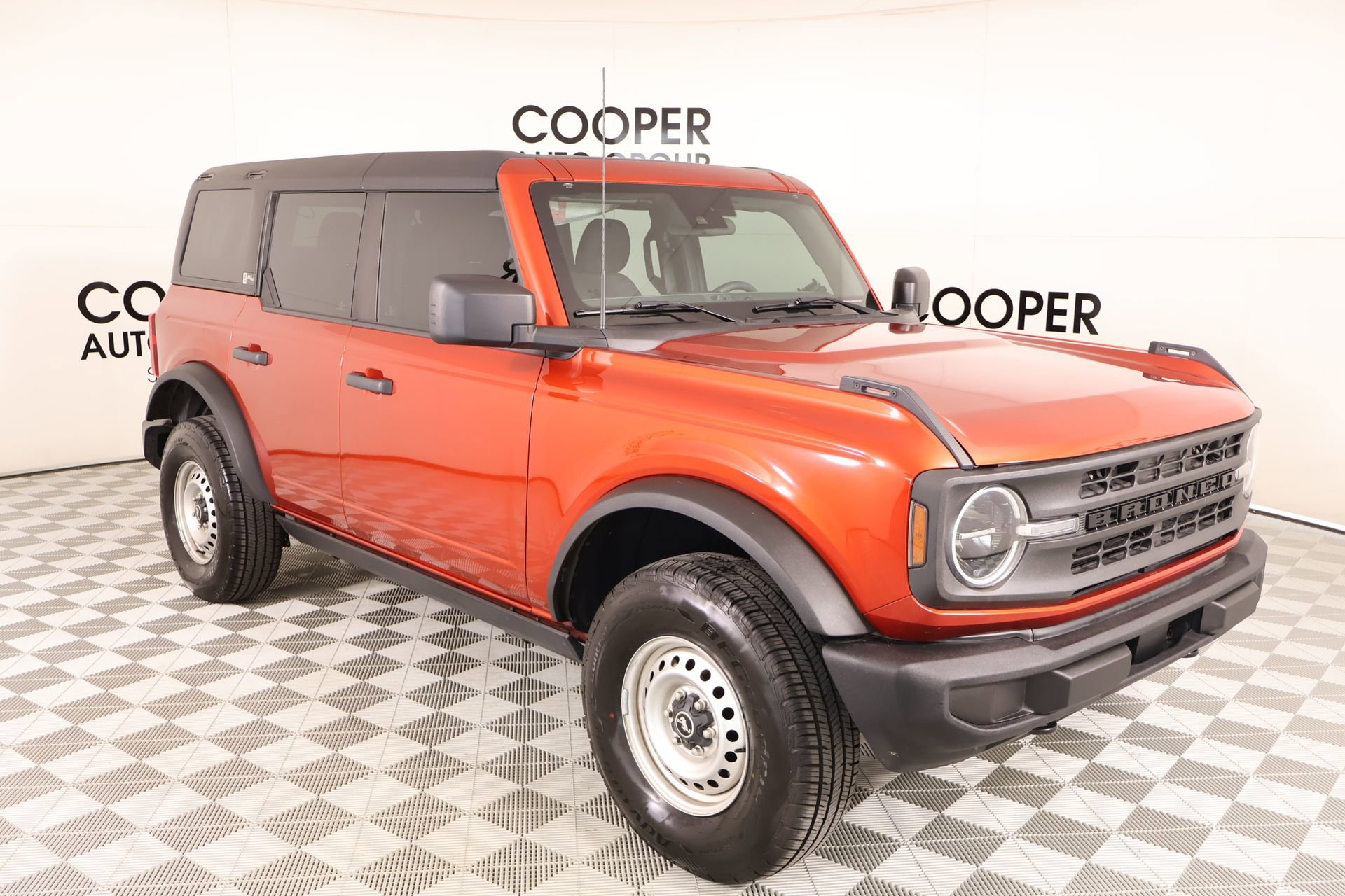Used 2022 Ford Bronco 4-Door AWD/4WD image 1