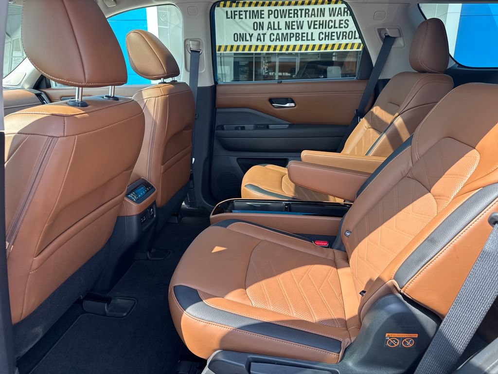 Used 2023 Nissan Pathfinder Platinum AWD/4WD image 31