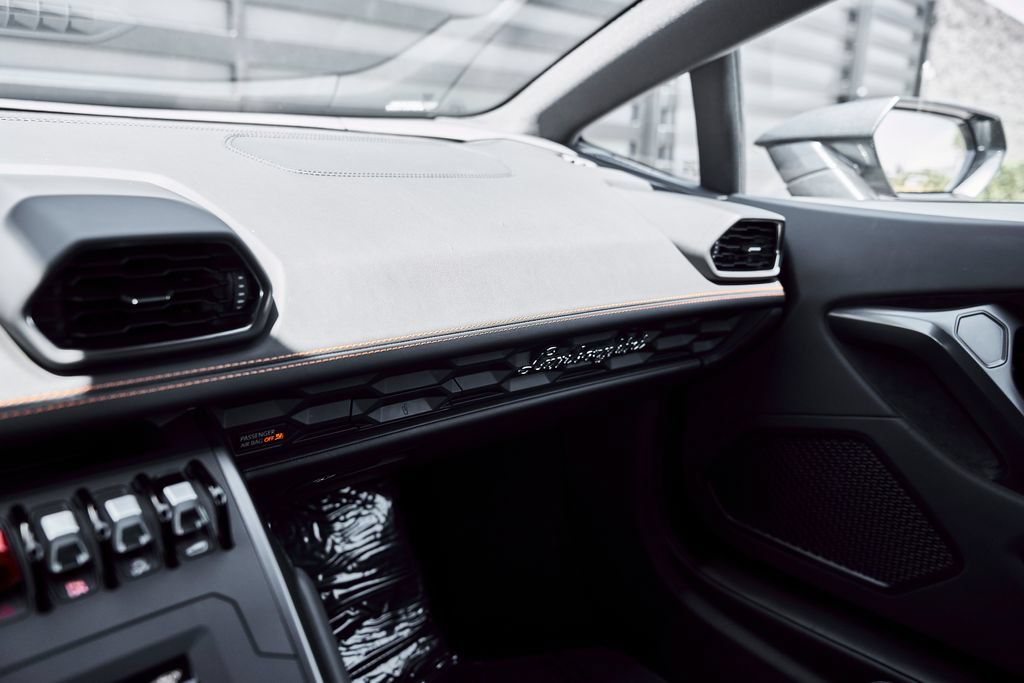 Used 2021 Lamborghini Huracan EVO RWD image 70