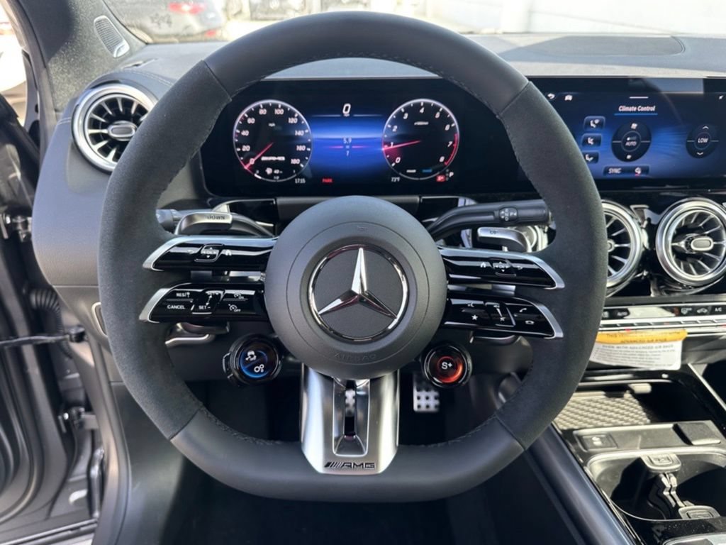 Used 2025 Mercedes-Benz GLA 35 AMG 4MATIC image 20