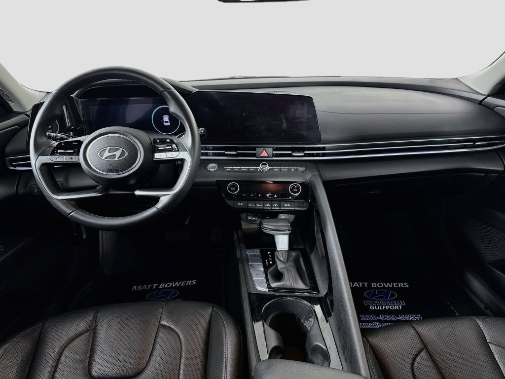 Certified 2025 Hyundai Elantra Limited FWD image 36