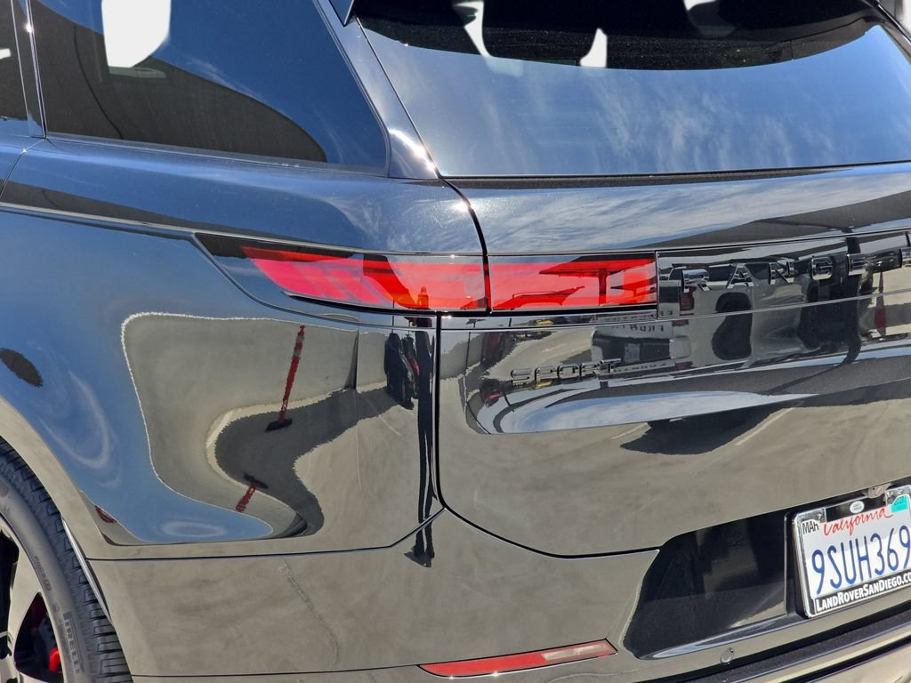 Certified 2025 Land Rover Range Rover Sport Dynamic SE AWD/4WD image 36