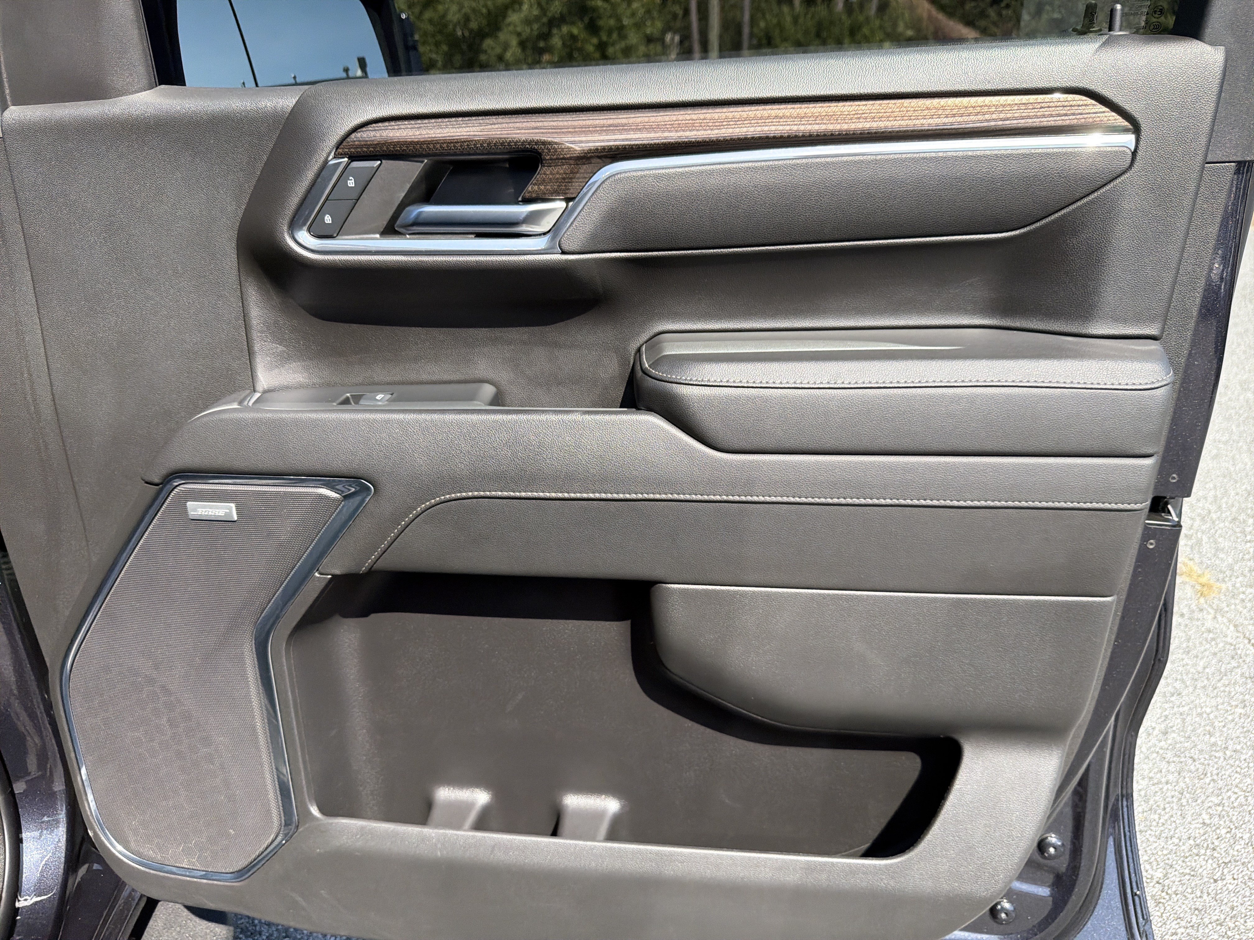Used 2024 Chevrolet Silverado 1500 LT Trail Boss w/ Convenience Package II AWD/4WD image 17