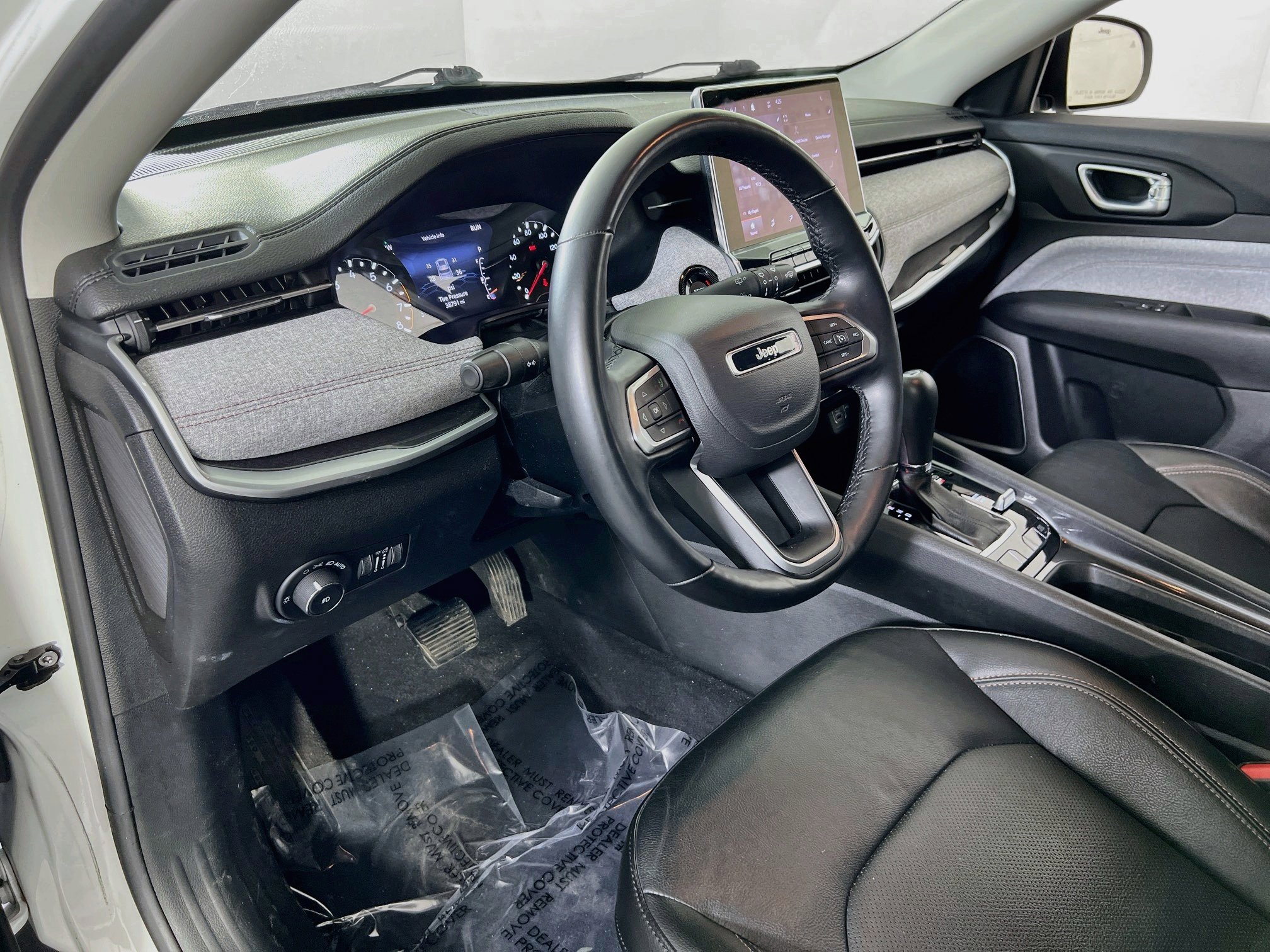 Used 2022 Jeep Compass Latitude AWD/4WD image 9