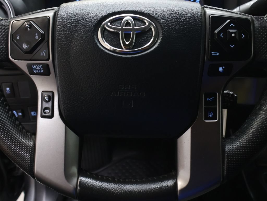 Used 2020 Toyota Tacoma SR5 AWD/4WD image 18