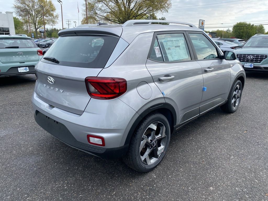 New 2026 Hyundai Venue SEL FWD image 4