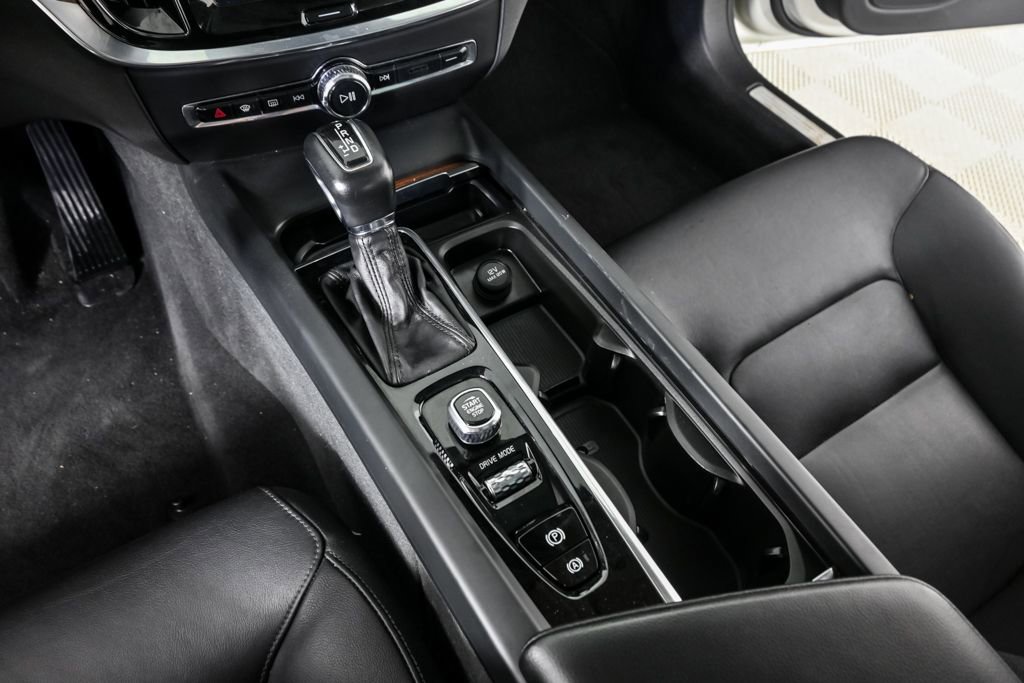 Used 2019 Volvo S60 T5 Momentum image 17