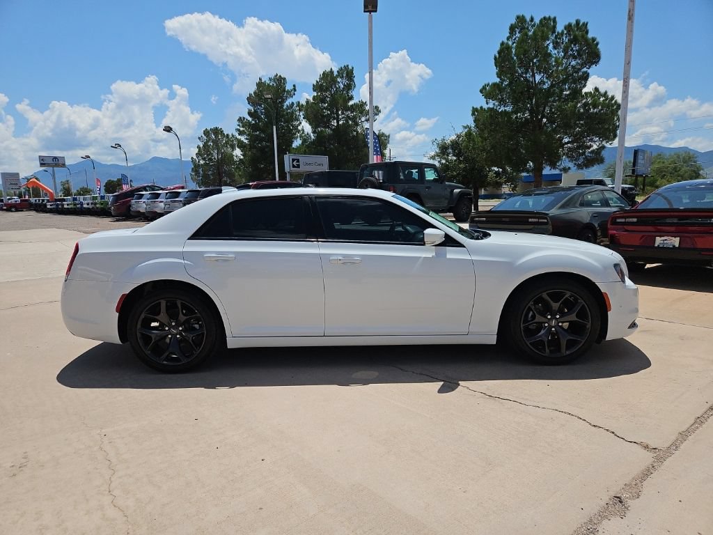 Certified 2023 Chrysler 300 S RWD image 4