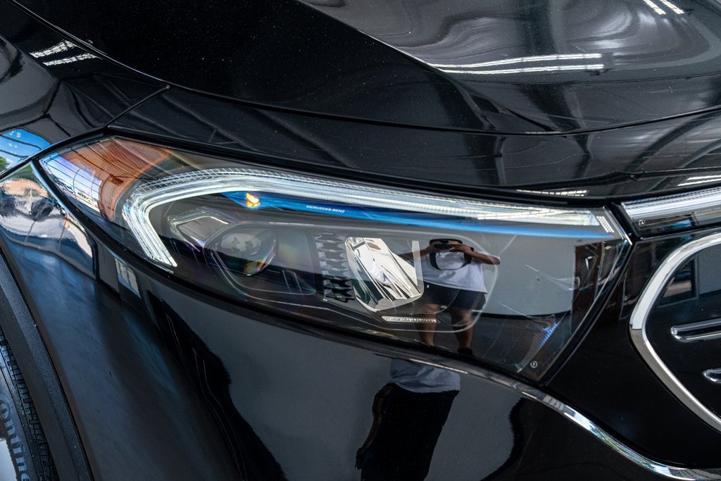 Used 2023 Mercedes-Benz EQB 350 4MATIC SUV w/ Exclusive Package image 19