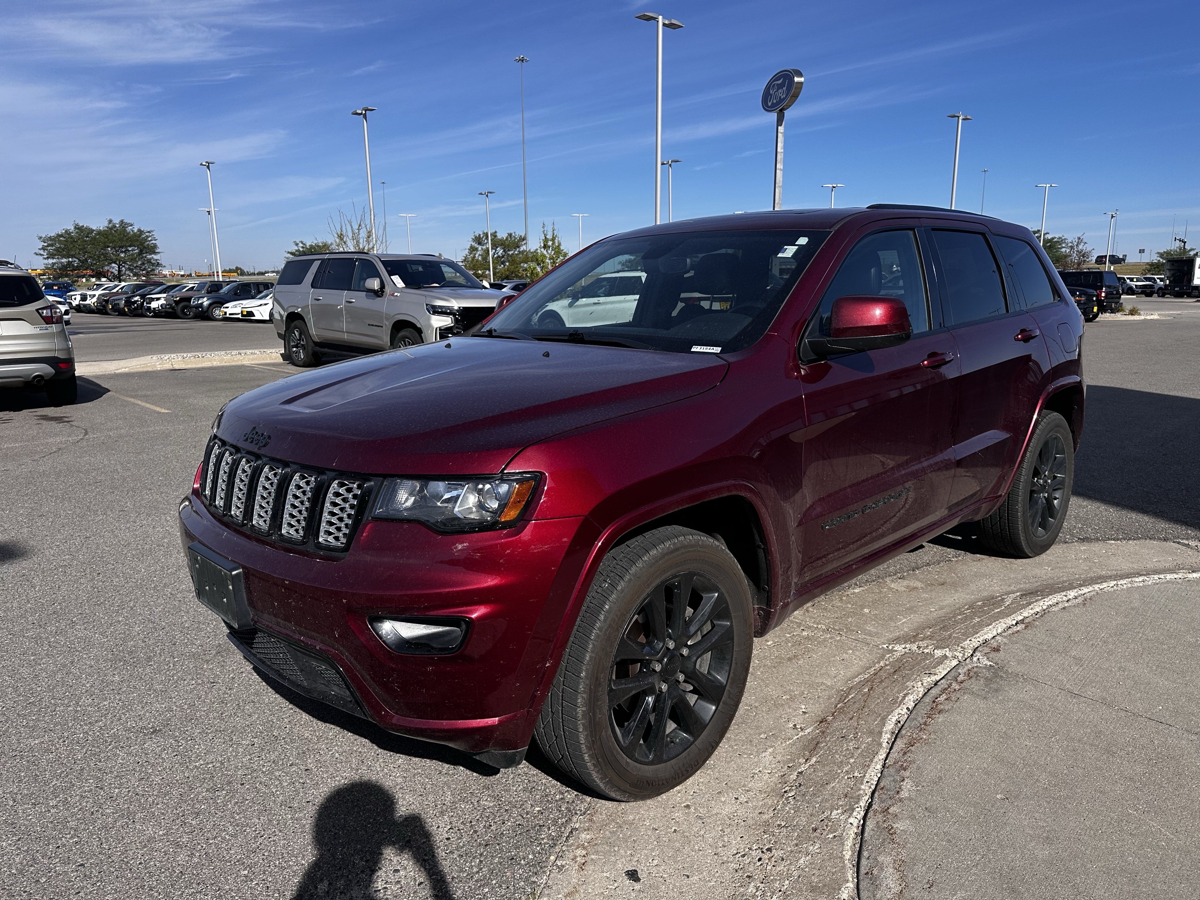 Used 2020 Jeep Grand Cherokee Altitude AWD/4WD image 3