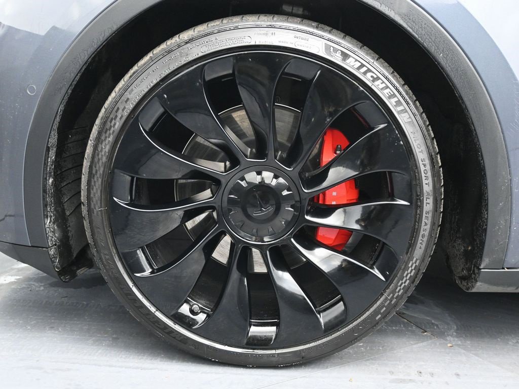 Used 2022 Tesla Model Y Performance image 10
