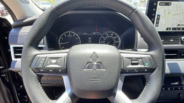 Used 2025 Mitsubishi Outlander SE AWD/4WD image 22