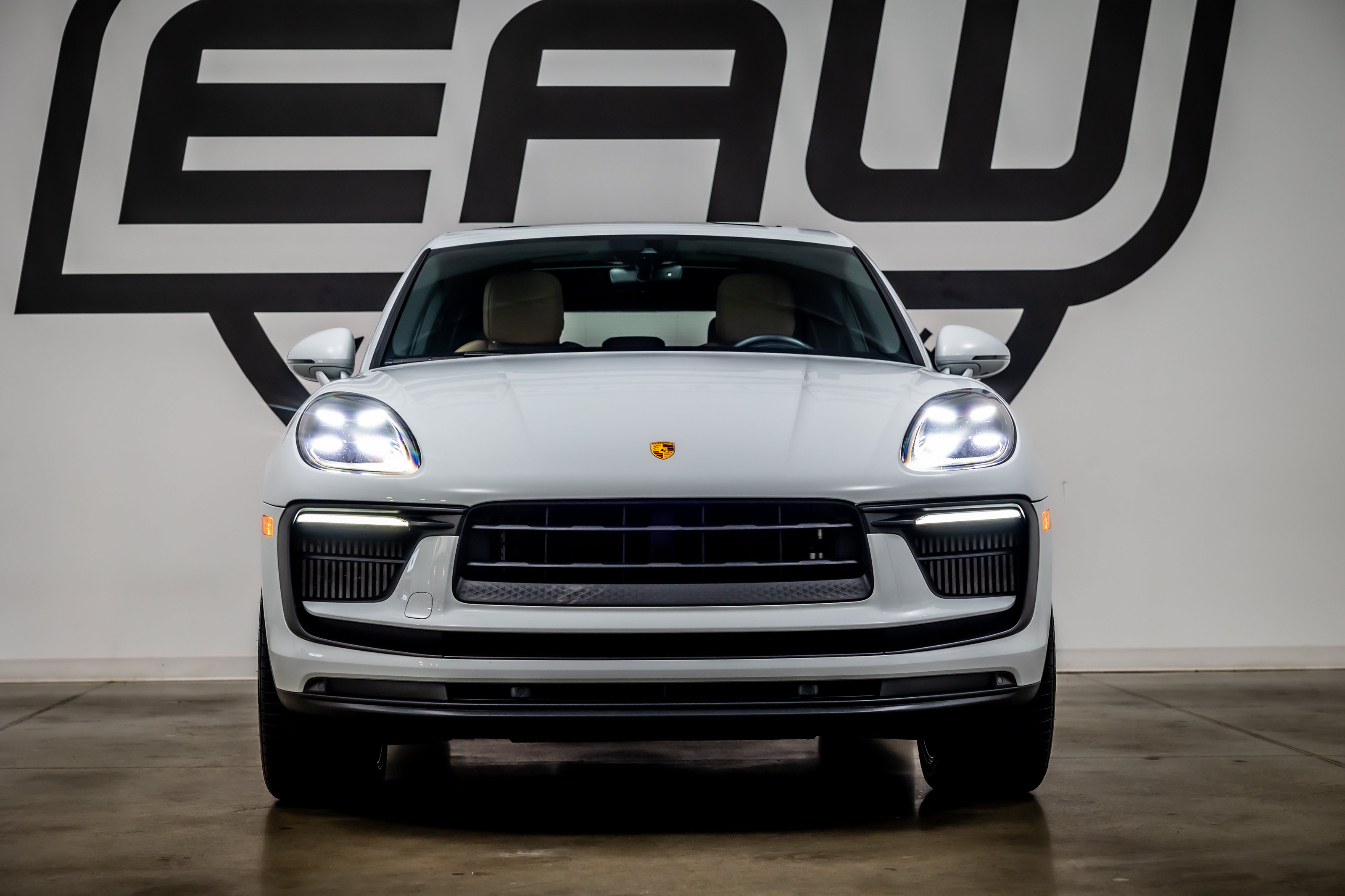 Used 2022 Porsche Macan S AWD/4WD image 4