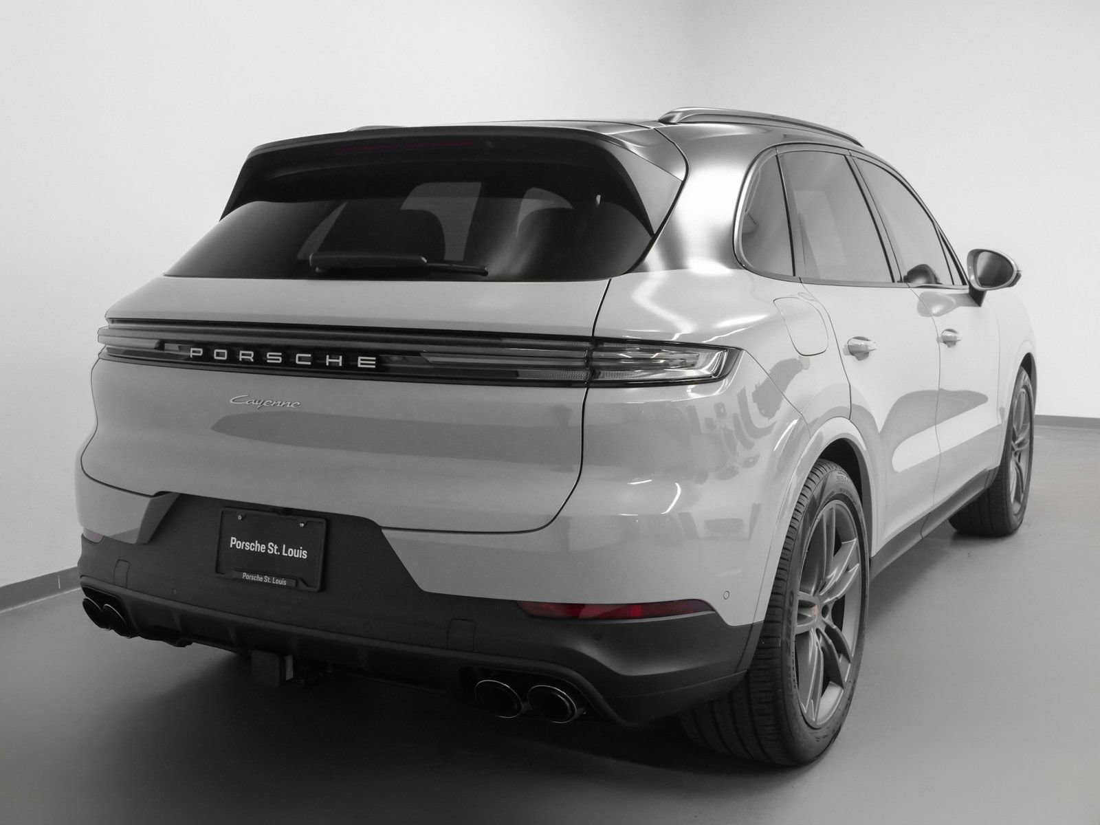 Certified 2025 Porsche Cayenne image 10