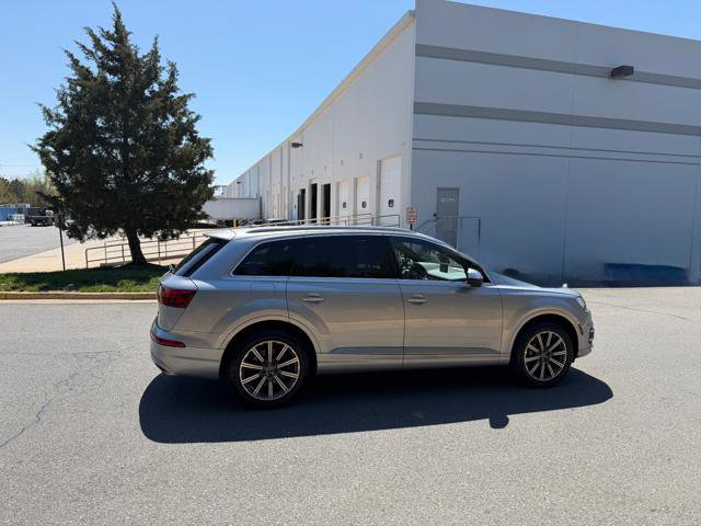 Used 2017 Audi Q7 3.0T Prestige AWD/4WD image 4
