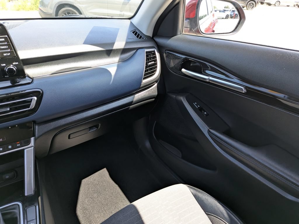 Used 2023 Kia Seltos S FWD image 18