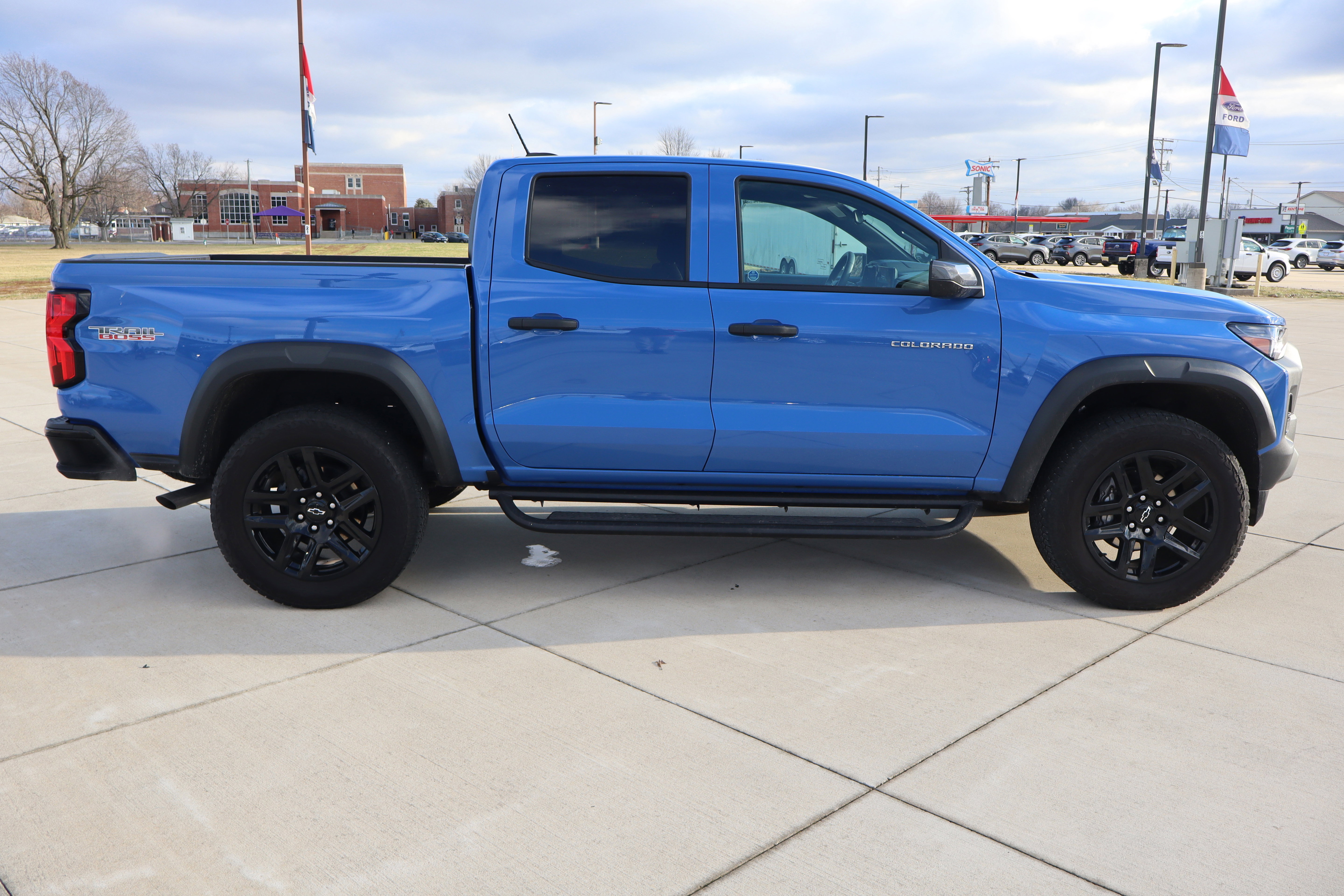 Used 2025 Chevrolet Colorado Trail Boss image 5