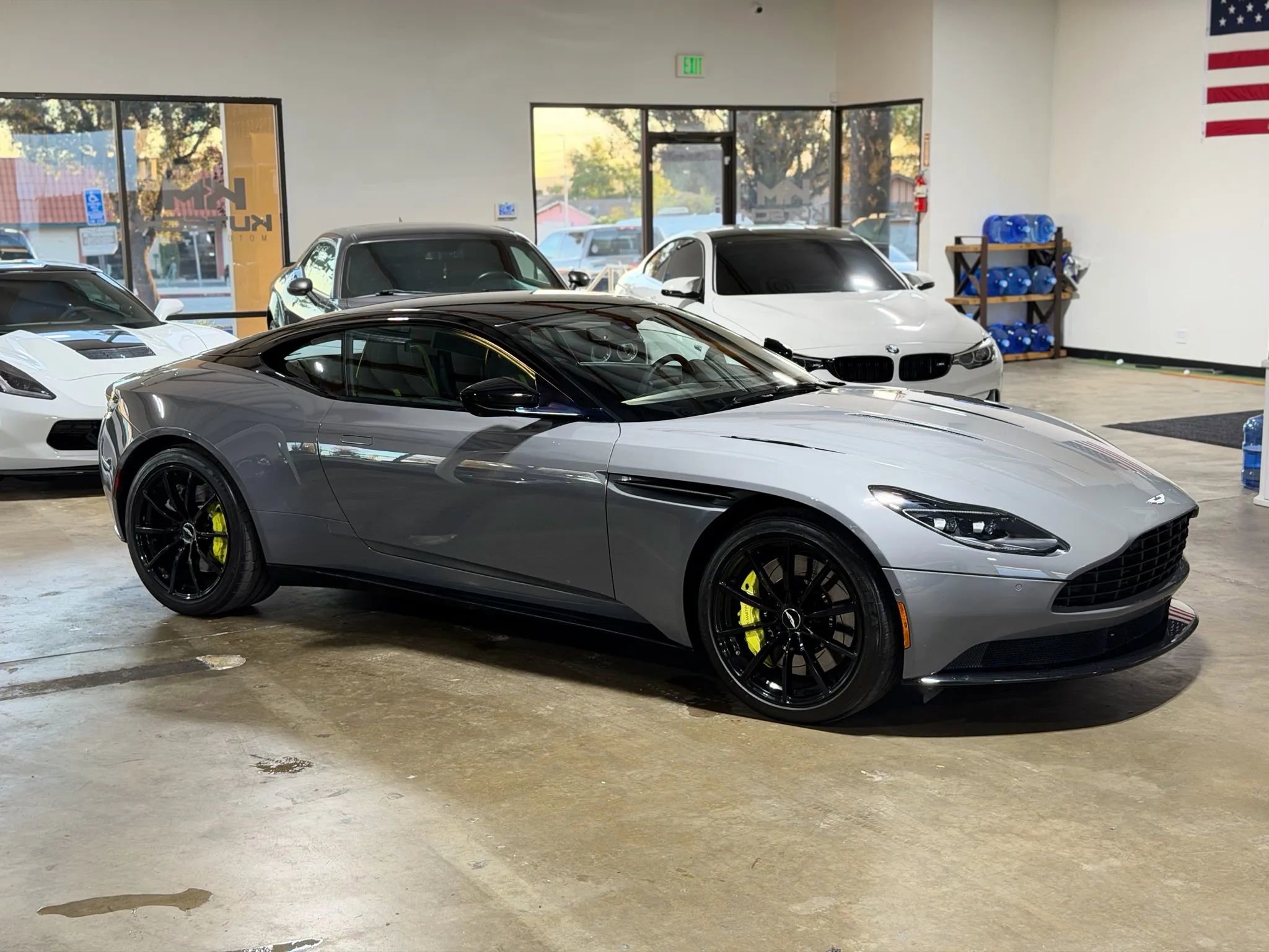 Used 2019 Aston Martin DB11 AMR image 8