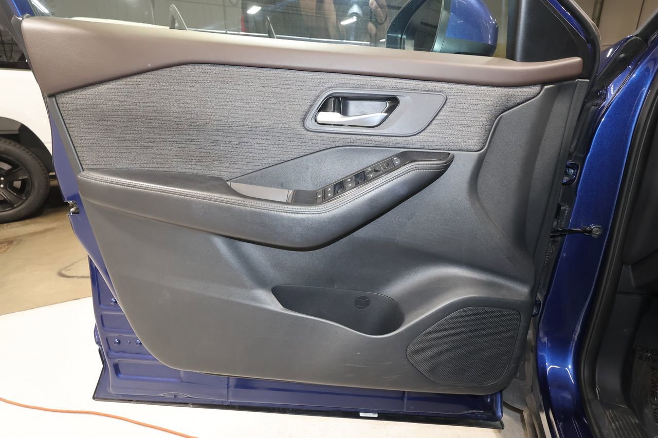 Used 2023 Nissan Rogue SV image 21