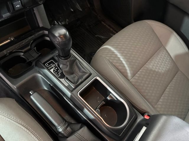 Used 2020 Toyota Tacoma SR w/ SR Convenience Package RWD image 19